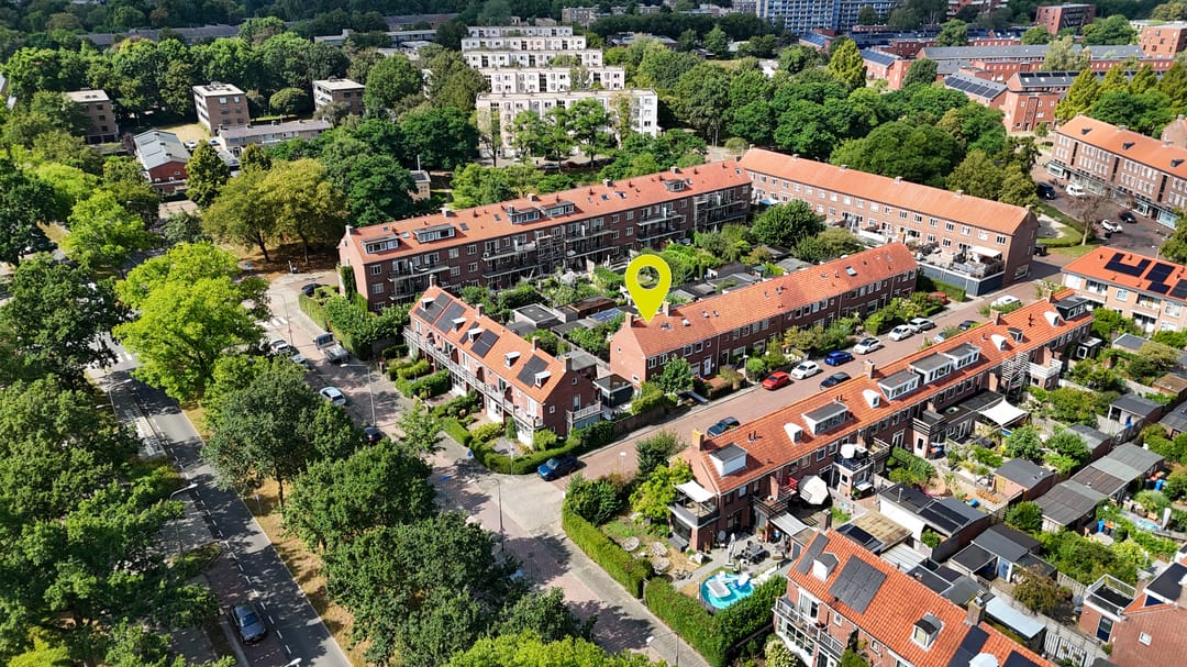 Photo 2 of Johan van Oldenbarneveltstraat 1