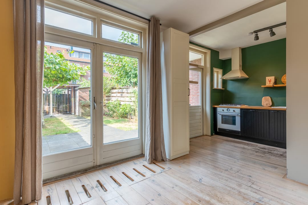 Photo 16 of Johan van Oldenbarneveltstraat 1