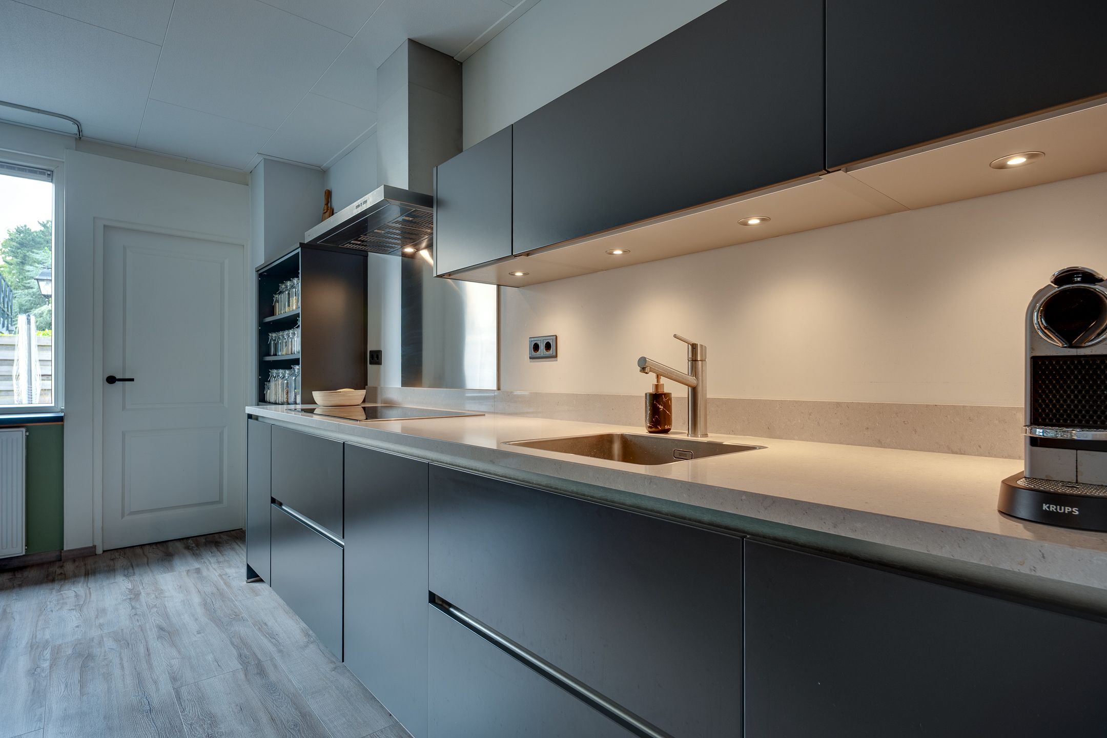 Photo 9 of Rozenstraat 97