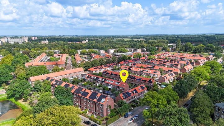 Photo 3 of Johan van Oldenbarneveltstraat 1