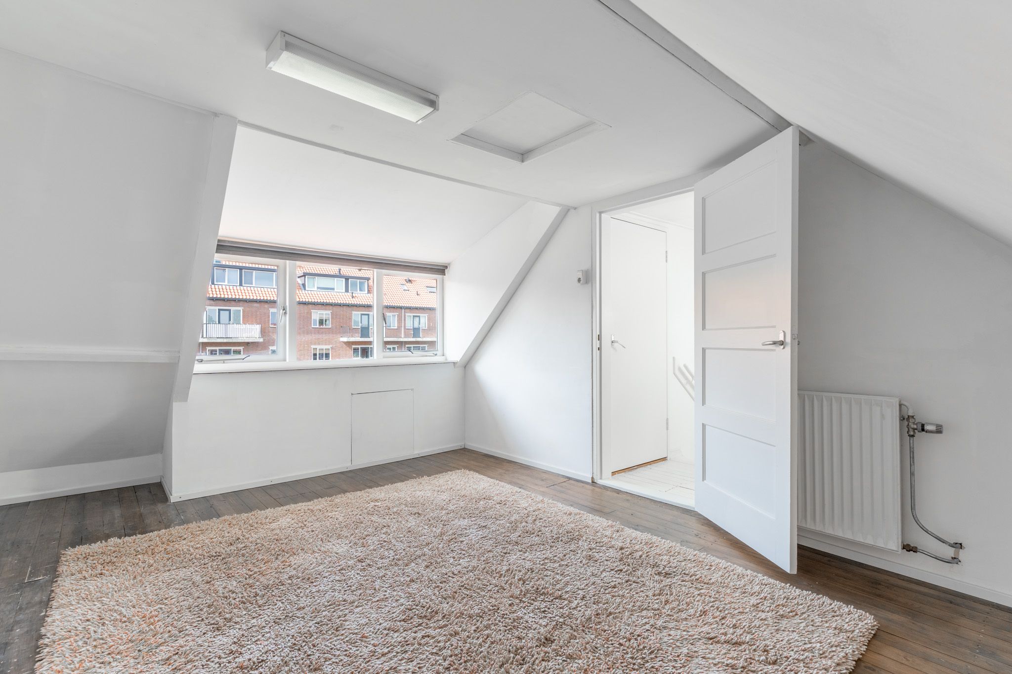Photo 36 of Johan van Oldenbarneveltstraat 1