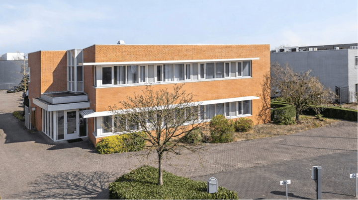 de Rijn 4, Best