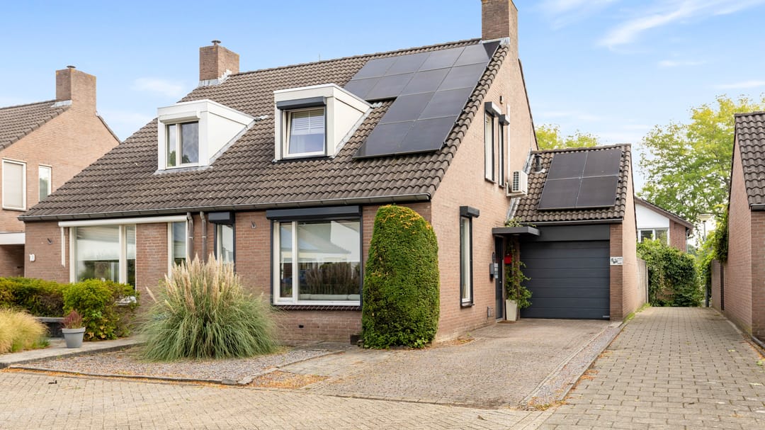 Foto 1 van Vuurdoorn 8