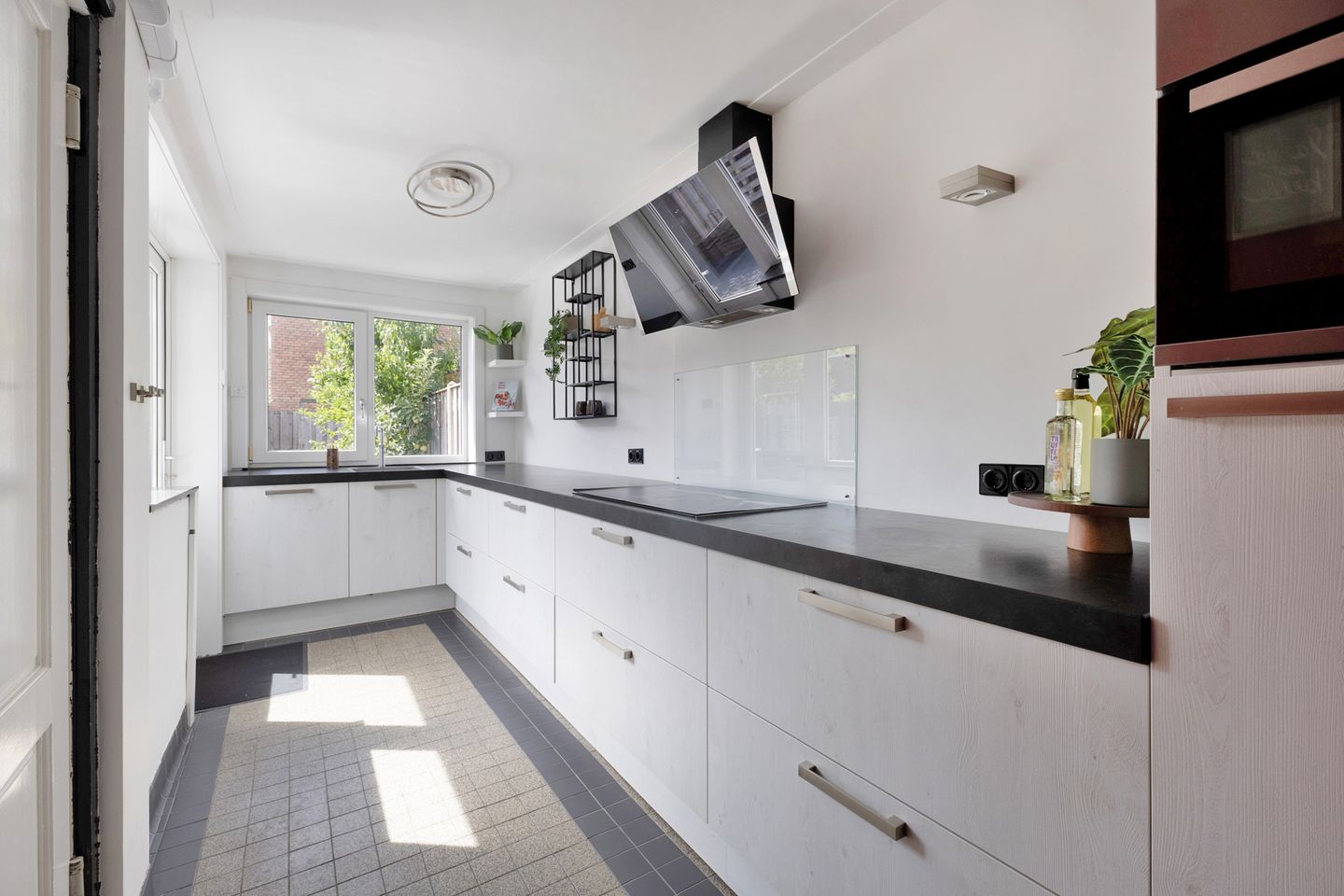Photo 14 of Leeuwerikstraat 75