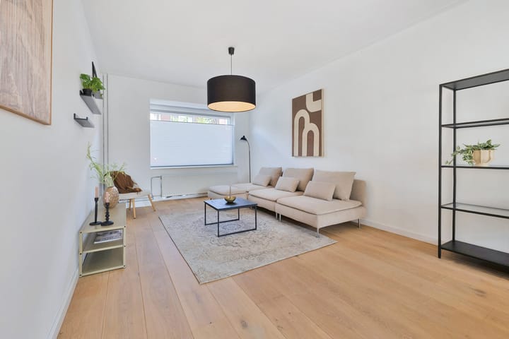 Photo 4 of Leeuwerikstraat 75