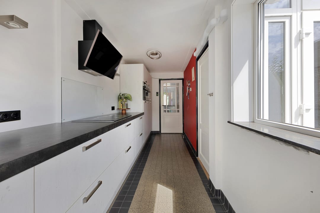 Photo 16 of Leeuwerikstraat 75