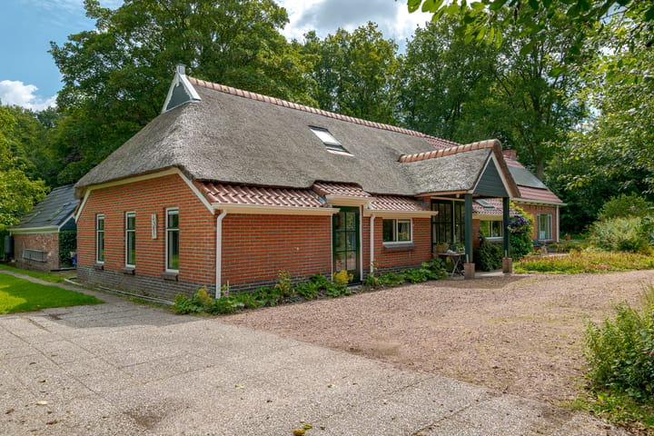 Vrijstaande woning te koop: Middenweg 1, Boerakker