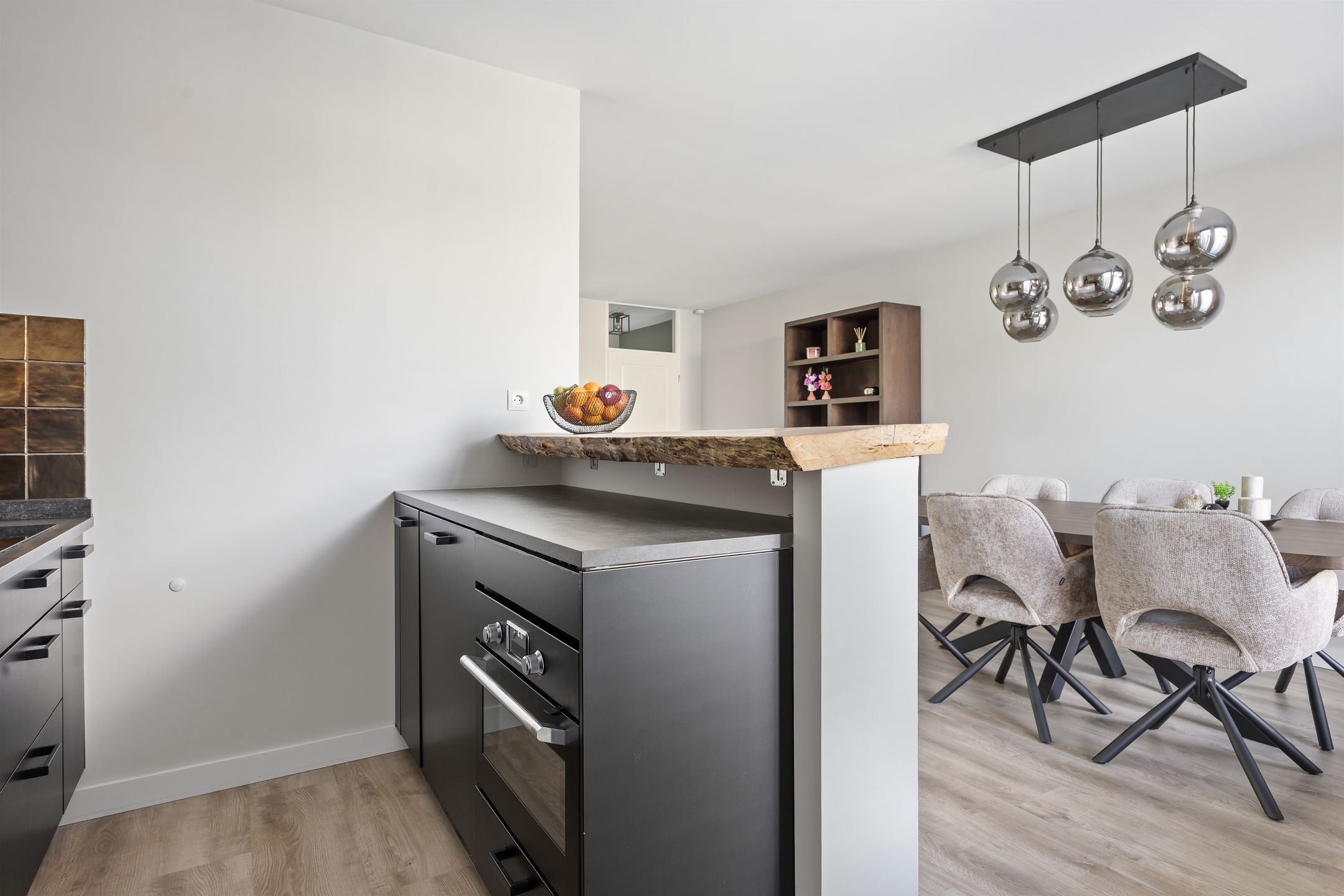 Foto 15 van Newtonlaan 58