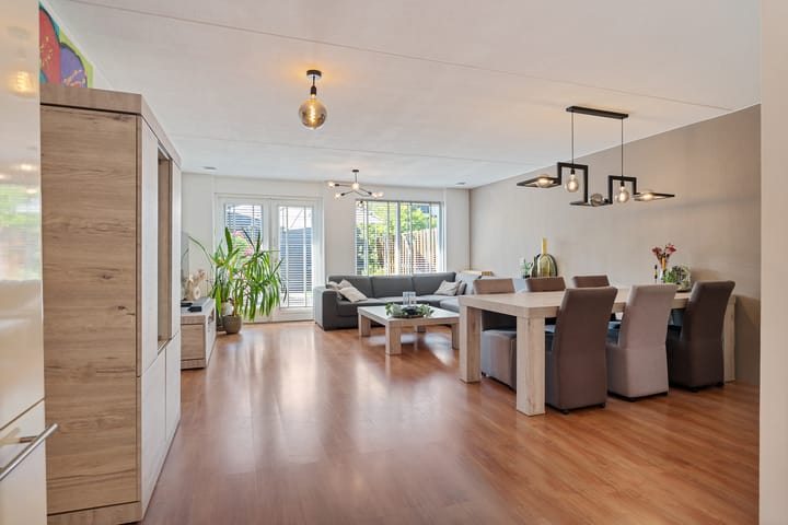 Tussenwoning te koop: Maasstroom 15, Zoetermeer