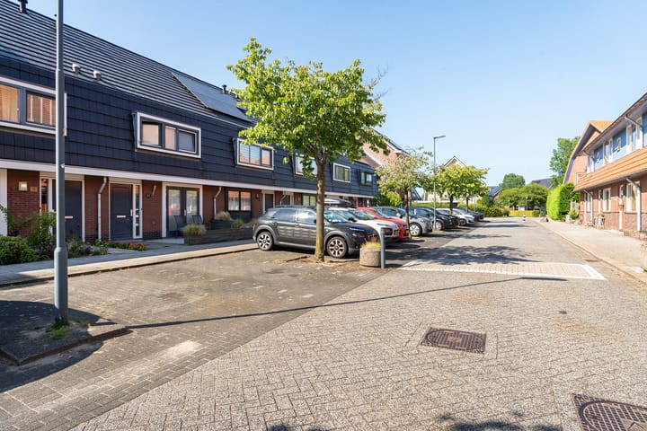 Tussenwoning te koop: Maasstroom 15, Zoetermeer