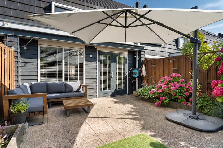 Tussenwoning te koop: Maasstroom 15, Zoetermeer