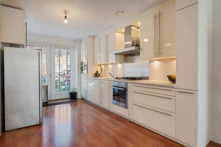 Tussenwoning te koop: Maasstroom 15, Zoetermeer