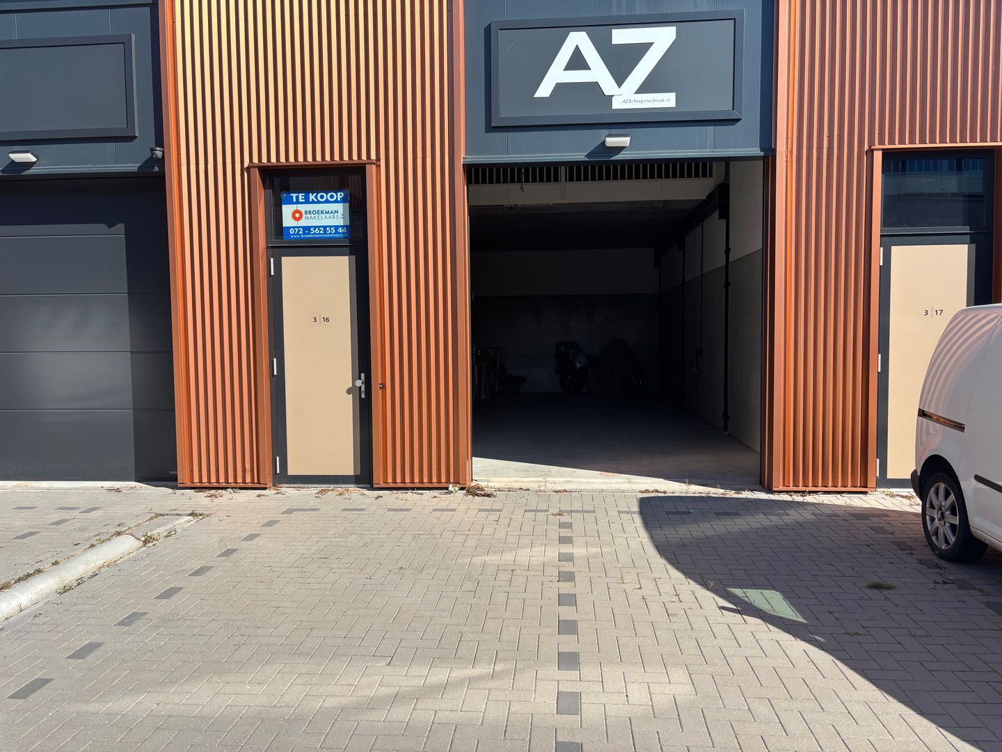 View photo 3 of Agriport 3-16