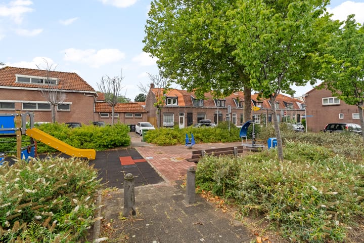 Hoekwoning te koop: Alexanderstraat 1, Capelle Aan Den Ijssel