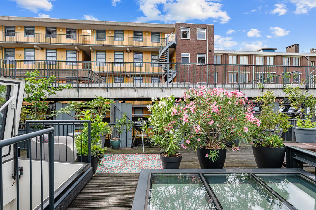 Photo 38 of Pieter de Hoochstraat 42-C