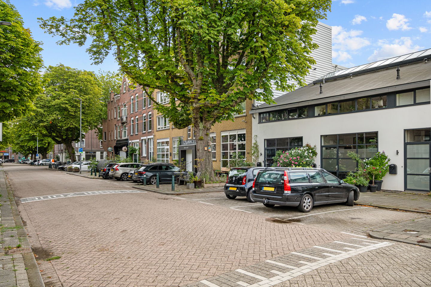 Photo 40 of Pieter de Hoochstraat 42-C