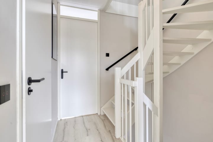 Tussenwoning te koop: Isisstraat 7, Almere