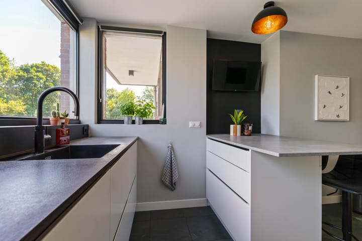 Hoekwoning te koop: A.J. Lutulistraat 15, Groningen