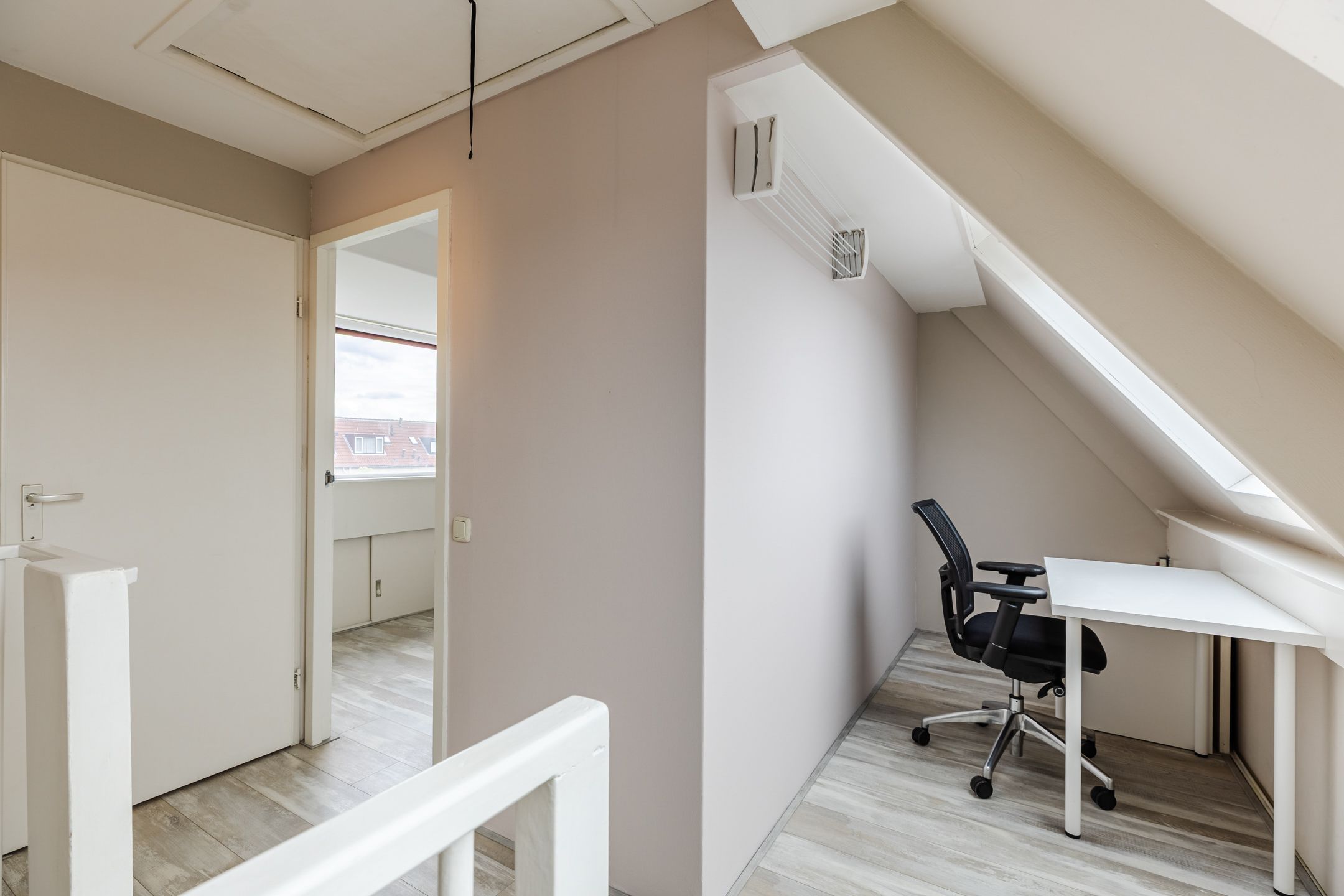 Photo 36 of Schoorldamstraat 18