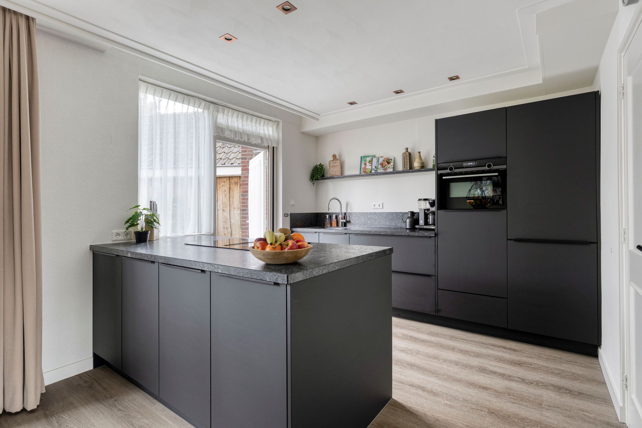 Photo 6 of Dorpstraat 10