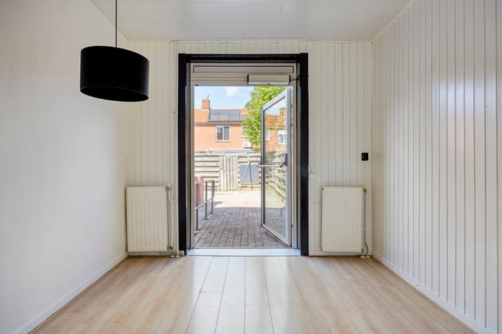 Tussenwoning te koop: Jacob van Ruysdaelstraat 9, Hoogezand