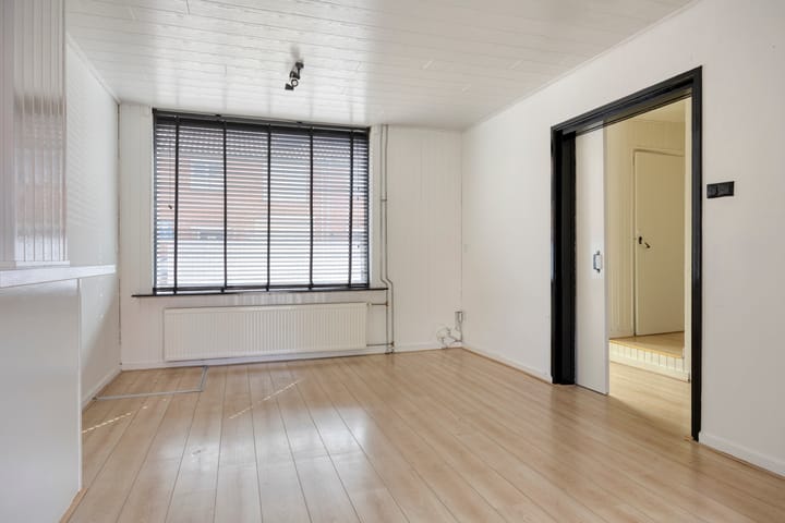 Tussenwoning te koop: Jacob van Ruysdaelstraat 9, Hoogezand