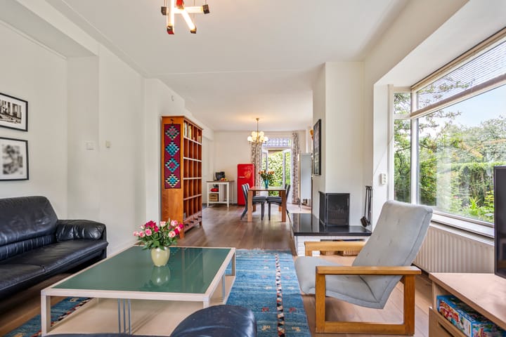 Hoekwoning te koop: Koningin Julianaplein 1, Leidschendam
