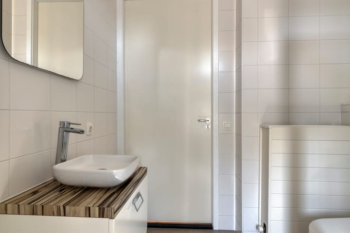 Tussenwoning te koop: Laan van Dada 104, Rotterdam