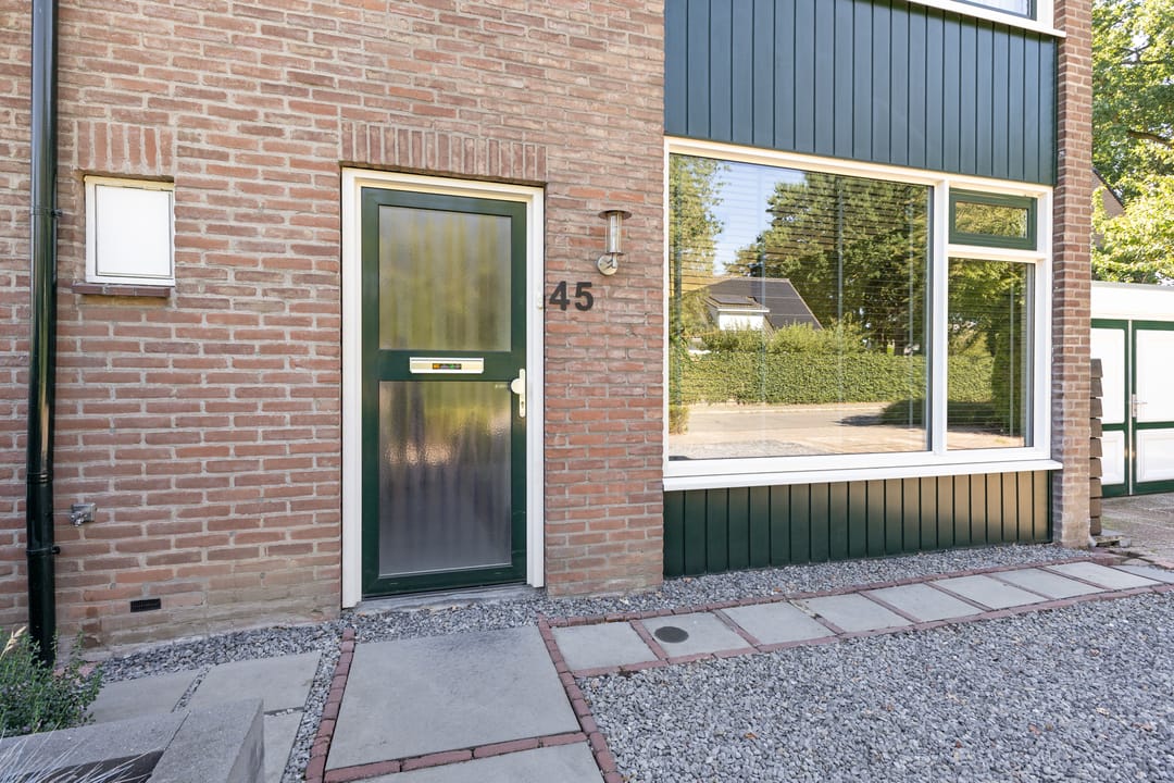 Photo 8 of Wilhelminastraat 45