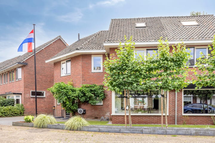 Twee-onder-één-kap te koop: Zonstraat 43, Hengelo
