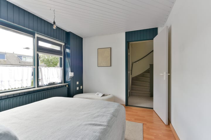 Tussenwoning te koop: Julianalaan 18, Hoevelaken