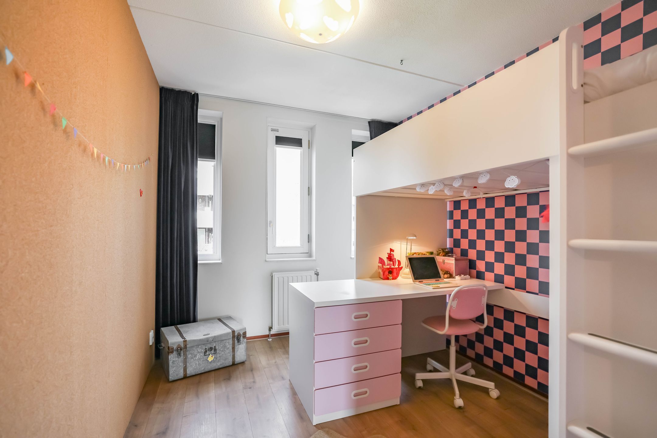 Foto 42 van Coranthijnestraat 14