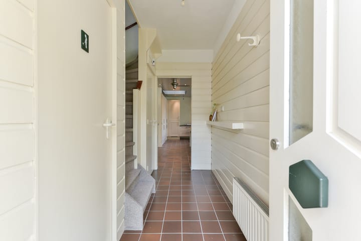 Tussenwoning te koop: Julianalaan 18, Hoevelaken