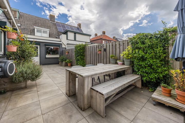 Twee-onder-één-kap te koop: Hoofdstraat 9, Zevenbergschen Hoek (Gem. Moerdijk)