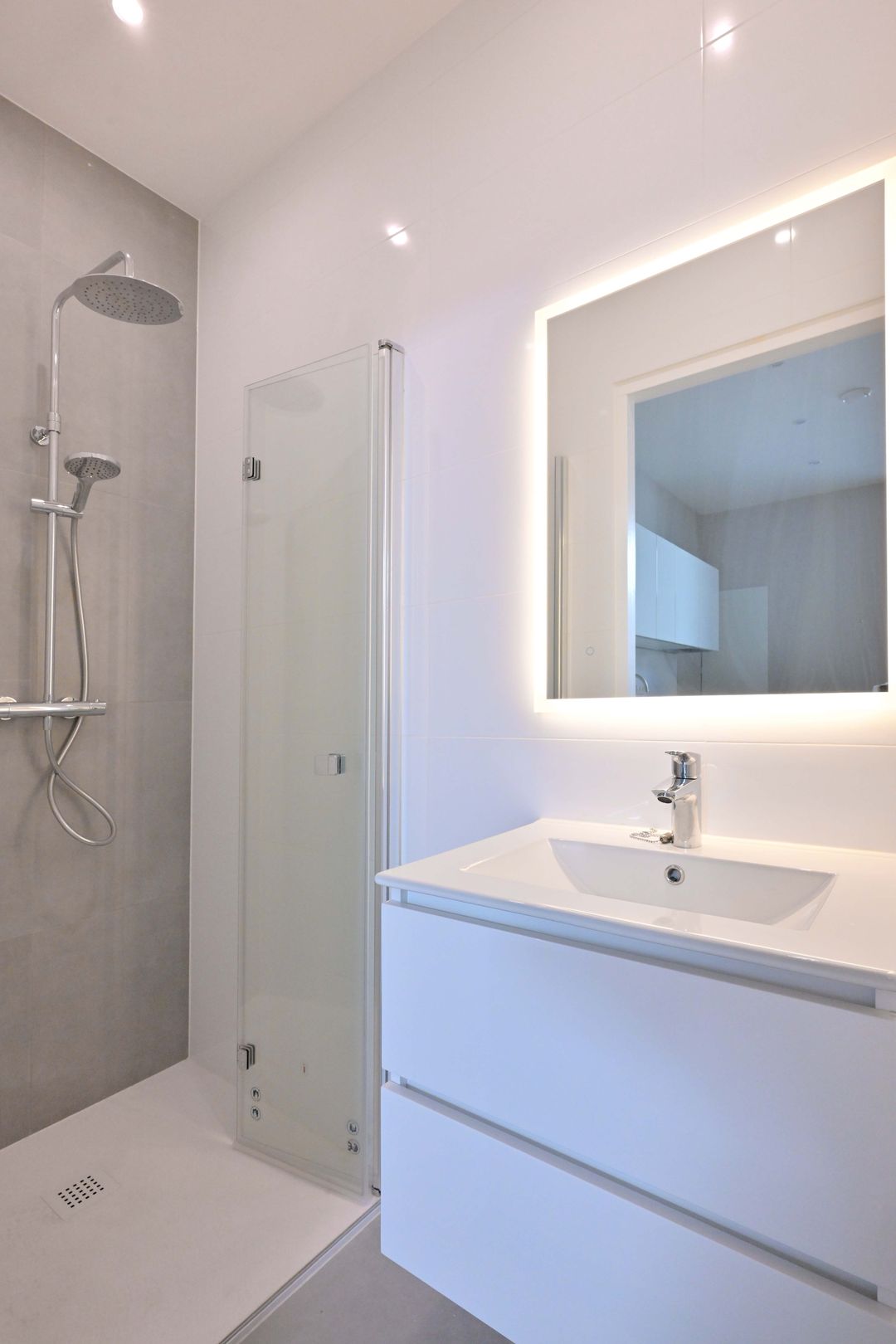 Photo 8 of Grote Overstraat 43-B