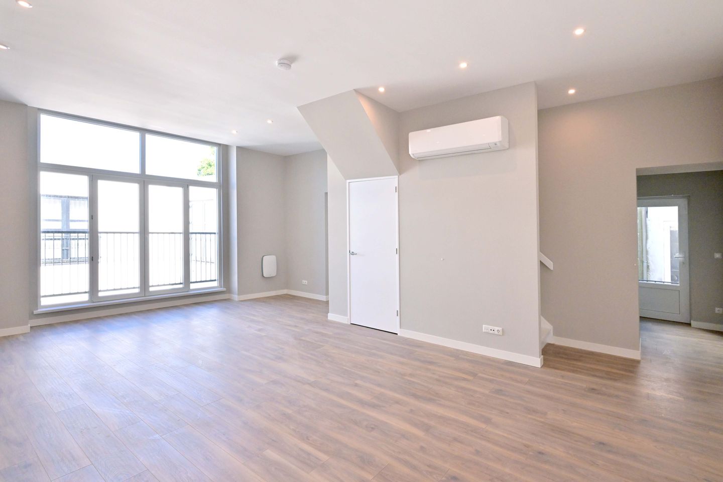 Photo 4 of Grote Overstraat 43-A
