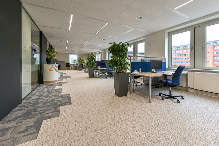 Beechavenue 2-16, Schiphol-Rijk