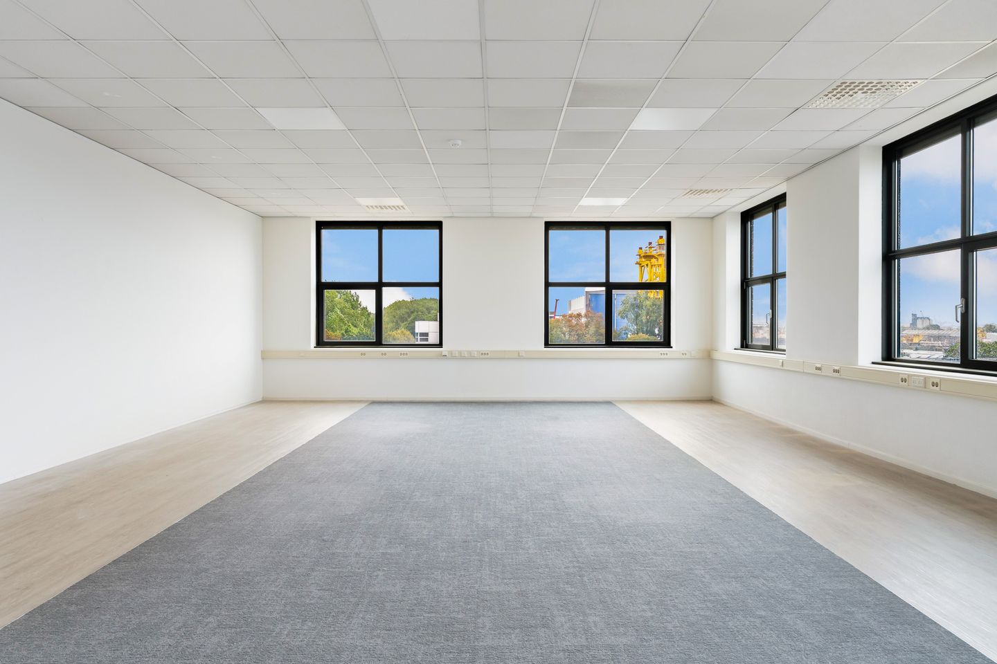 View photo 5 of Admiraal Lucashof 3-7