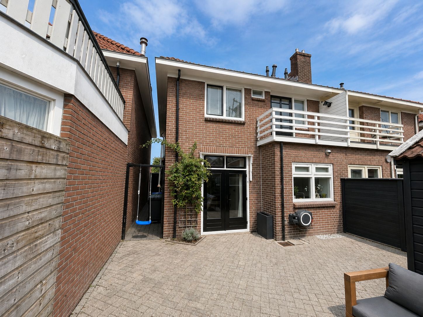 Photo 39 of Schuttevaerstraat 14