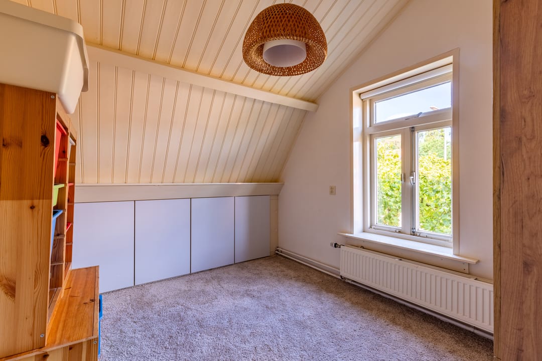 Photo 23 of Burgemeester van der Borchstraat 18