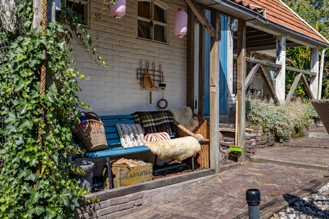 Photo 32 of Burgemeester van der Borchstraat 18