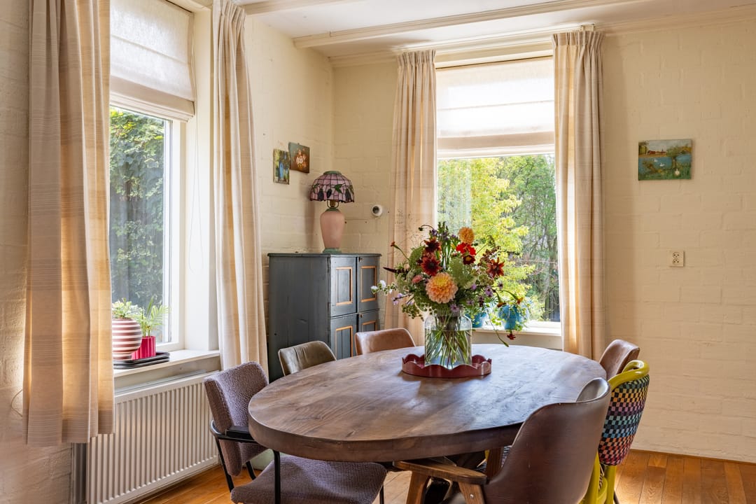 Photo 11 of Burgemeester van der Borchstraat 18