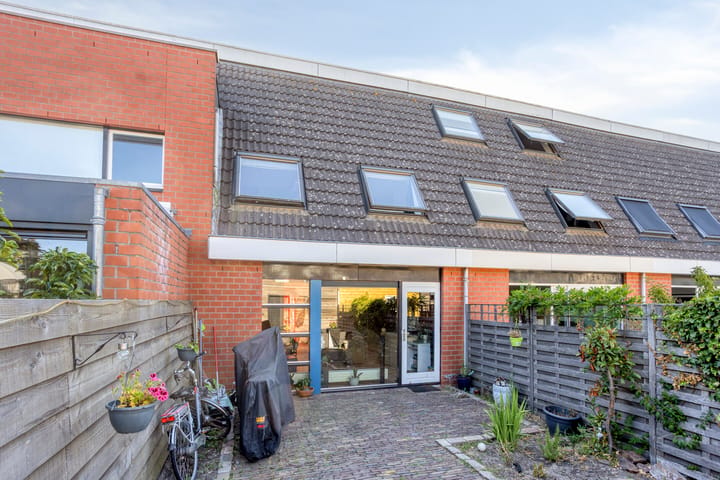 Tussenwoning te koop: Saltholm 47, Zaandam