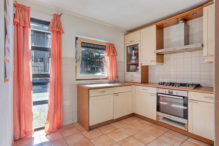 Tussenwoning te koop: Saltholm 47, Zaandam
