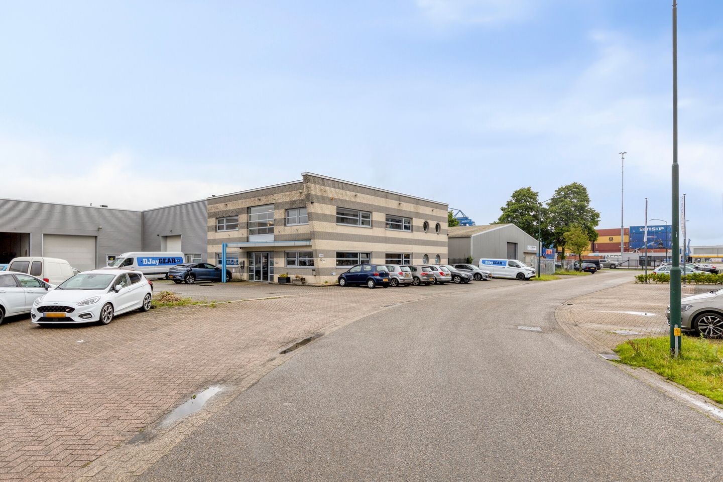 View photo 3 of Stirlingweg 12