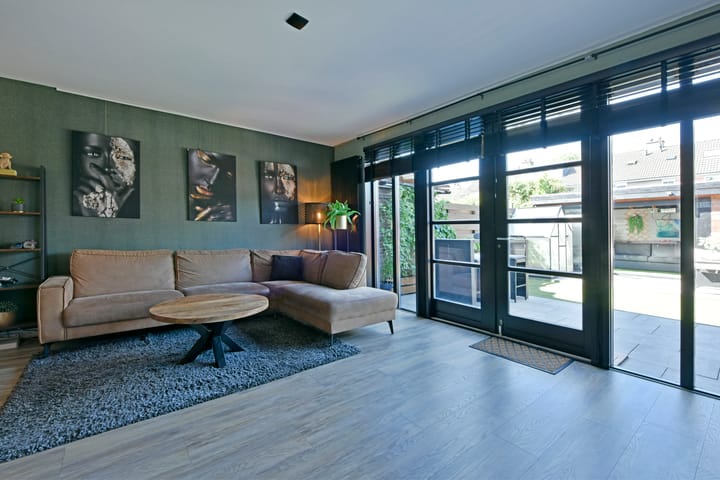 Tussenwoning te koop: Het Lange Stuk 27, Nieuwkoop