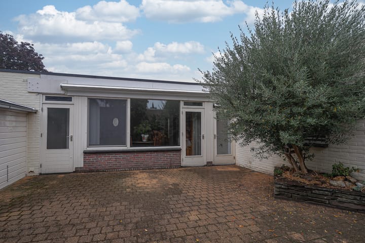 Tussenwoning te koop: Tongerenstraat 3, Stein