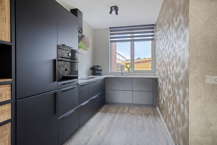 Tussenwoning te koop: Geulstraat 44, Assen