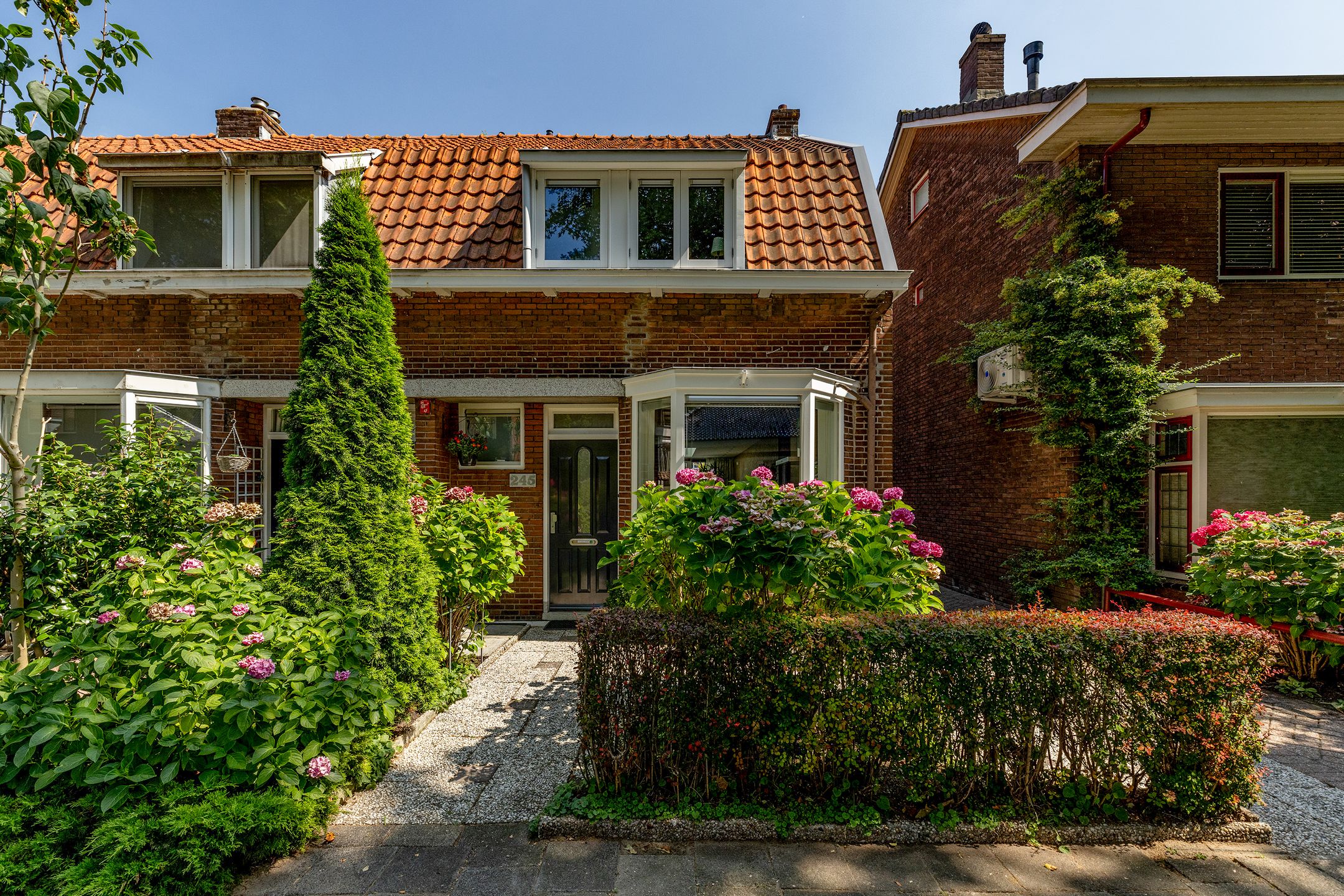 Photo 39 of Koninginneweg 245