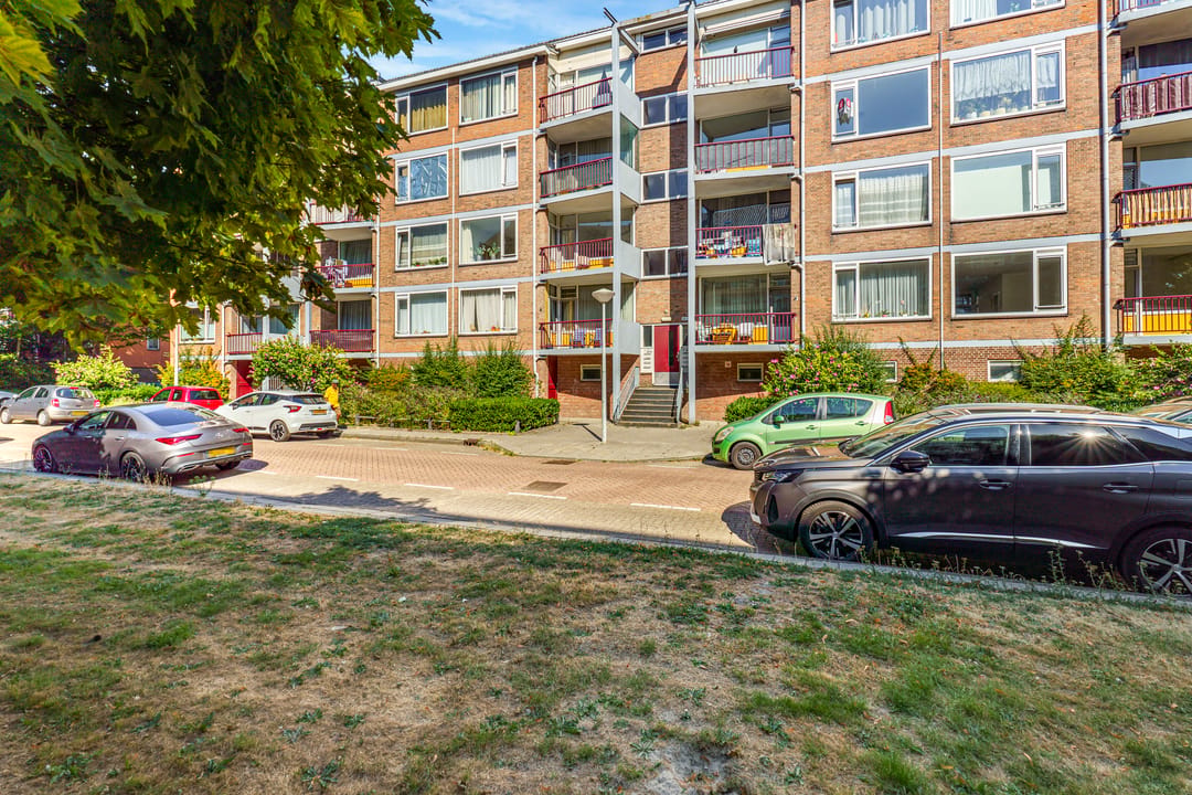 Photo 32 of Pieter Calandlaan 48-1